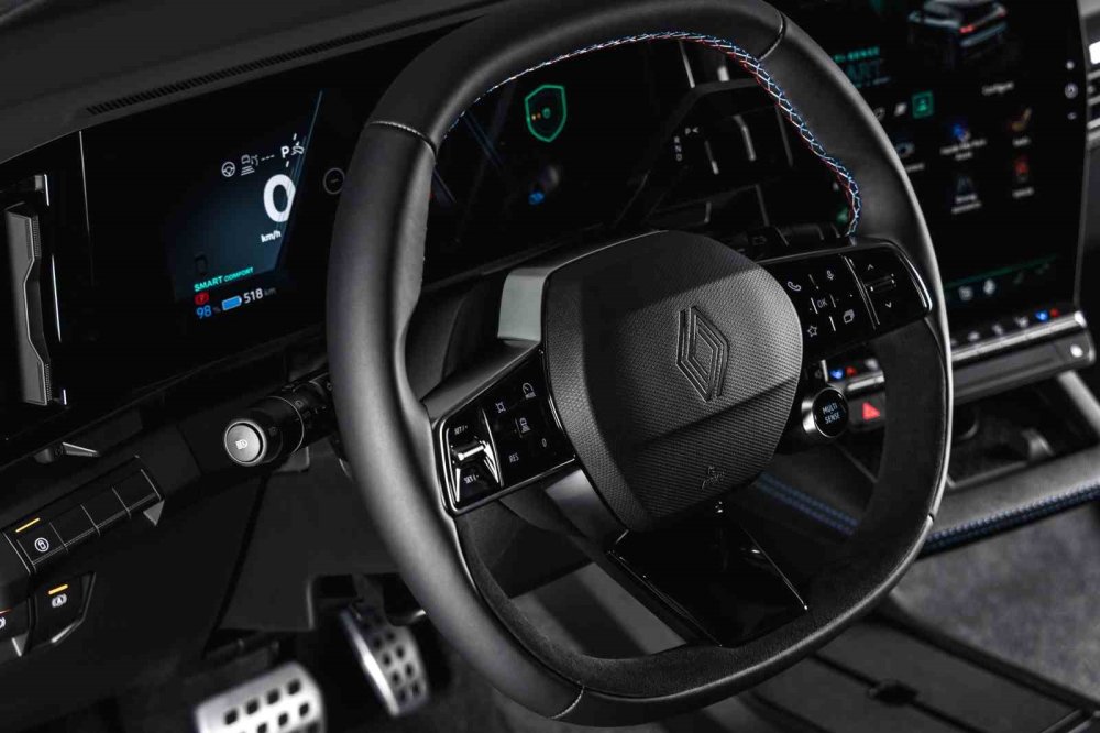 Yeni Megane E-Tech Türkiye Yolunda.. 500 Kilometre Menzil ve Yeni Teknolojiler Dikkat Çekiyor!