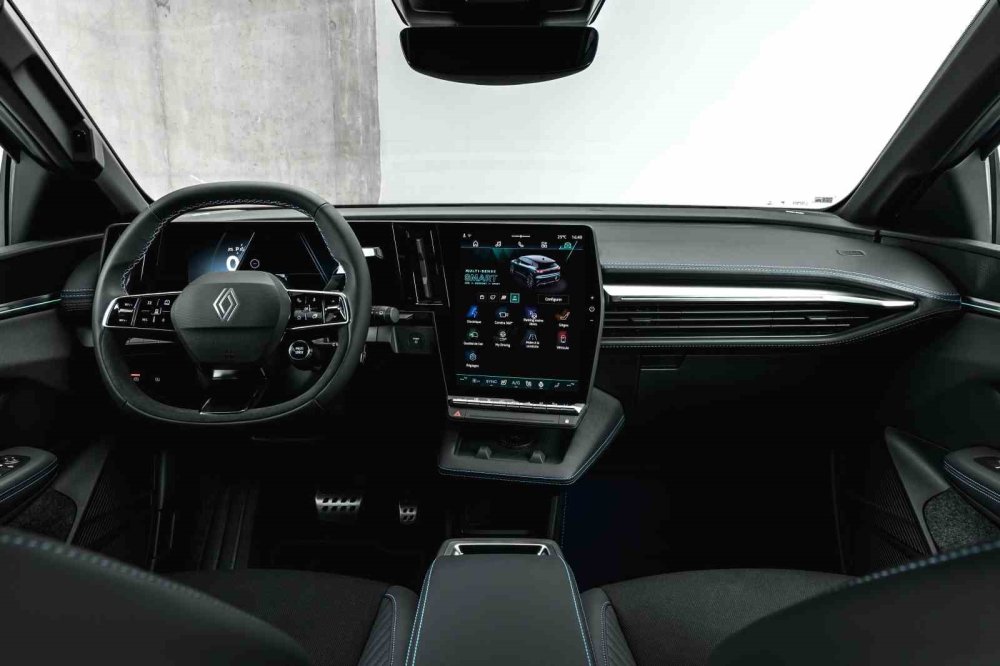 Yeni Megane E-Tech Türkiye Yolunda.. 500 Kilometre Menzil ve Yeni Teknolojiler Dikkat Çekiyor!