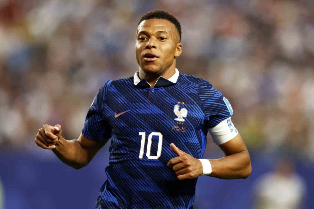 Dünya Kupası'nda Yıldızlar Sahnede.. Mbappe ve Haaland'dan Dörderlik Mesaj!
