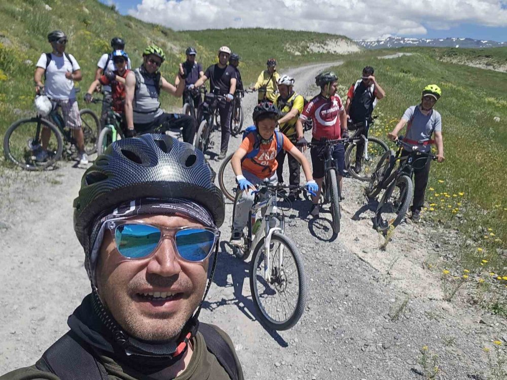 Erzurum'un Bisiklet Tutkunları Yeni Rotalar Keşfediyor.. Pedallar Maceraya Dönüyor!