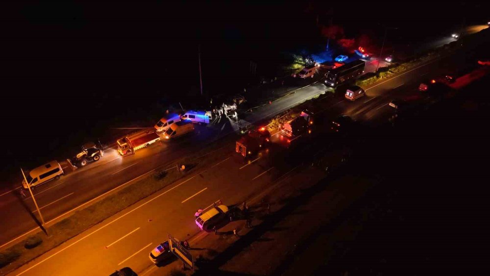 Karadeniz Sahil Yolu’nda Acı Gece.. Çayeli’nde Meydana Gelen Kazada 3 Can Kaybı!