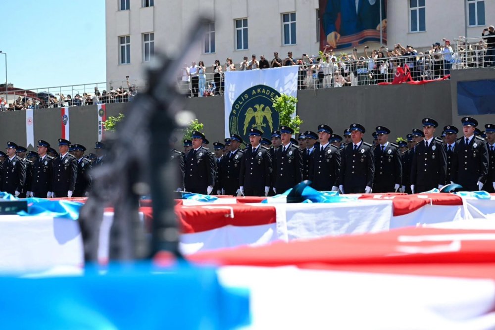 Erzurum’da 32. Dönem Polis Adayları Mezun Oldu
