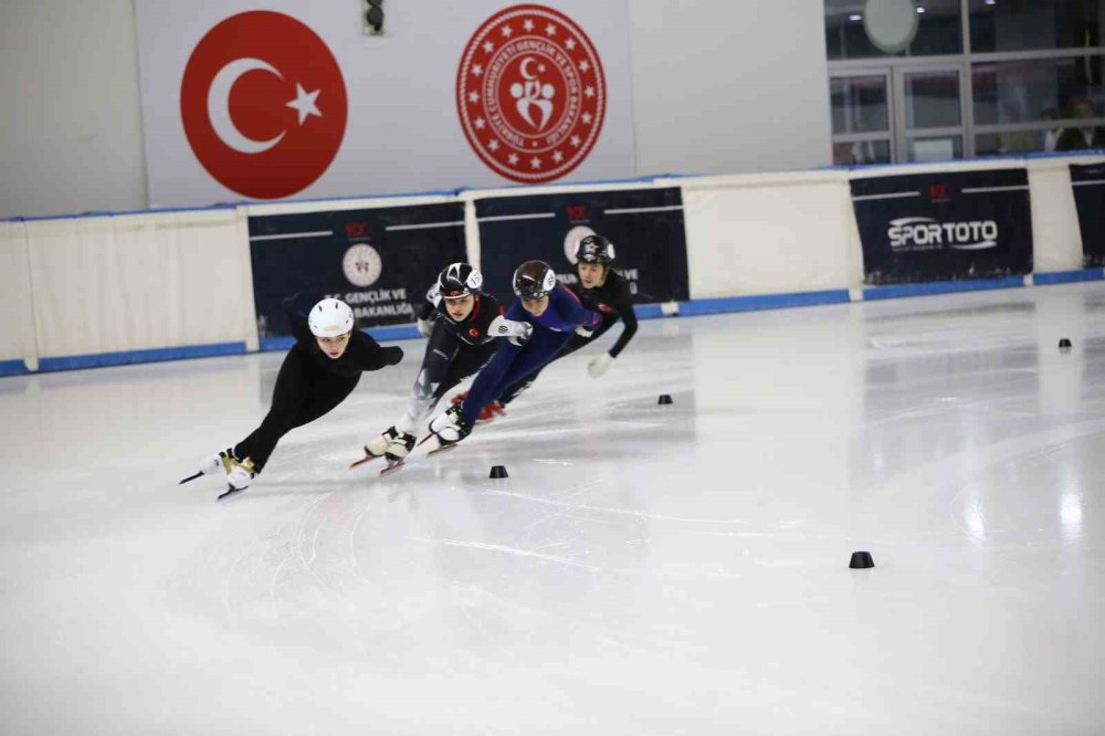 Erzurum’da Short Track Türkiye Şampiyonası Sürüyor.. Şampiyon Sporcular Belli Oldu!