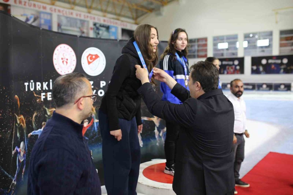 Erzurum’da Short Track Türkiye Şampiyonası Sürüyor.. Şampiyon Sporcular Belli Oldu!