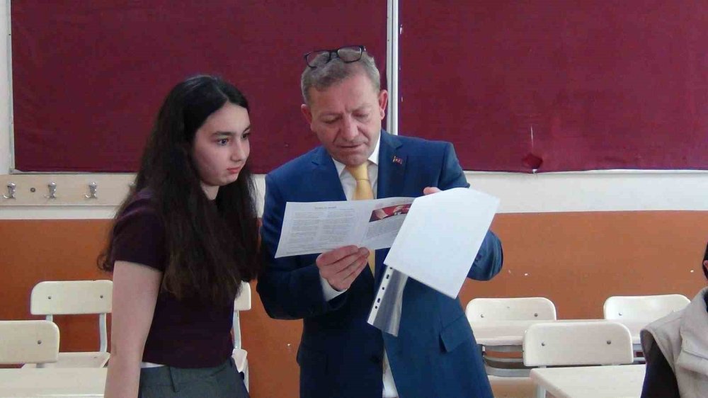 Kars’ta 53 Bin 676 Öğrenci Karne Heyecanı Yaşadı.. Yaz Tatili Başladı!