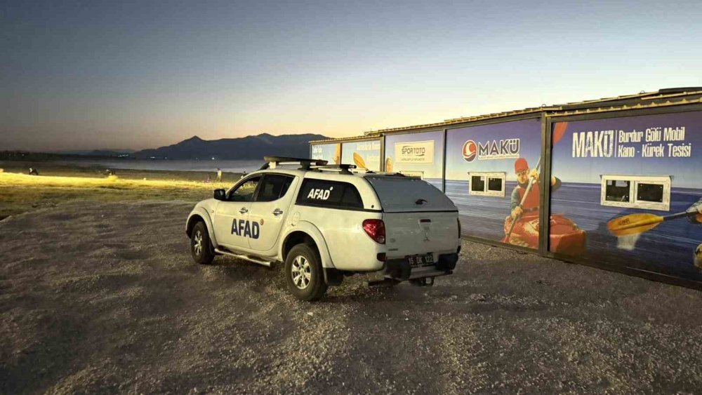 Burdur Gölü’nde Kayıp Alarmı.. Kano ile Açılan 2 Kişi İçin Seferberlik Başlatıldı!