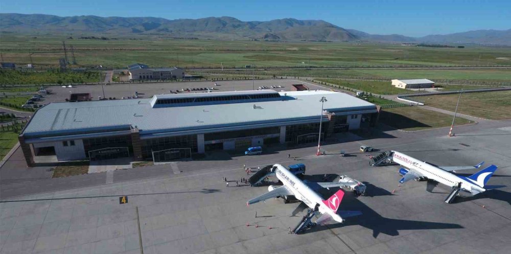 Erzurum Havalimanı'nda Kapsamlı Yenileme.. Apron ve Altyapı Çalışmaları Devam Ediyor!