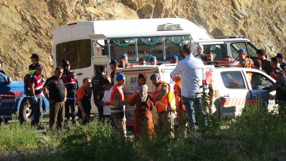 Kahreden Bekleyiş.. 14 Gün Sonra Oğlunun Cansız Bedenine Ulaşıldı, Baba Hâlâ Aranıyor!