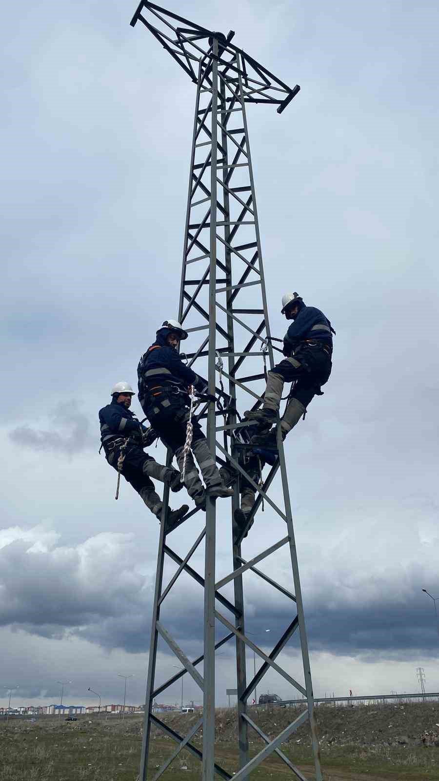 Kars’ta Elektrik Şebekesi Yenileniyor.. Aras EDAŞ’tan 971 Milyon Liralık Plan!