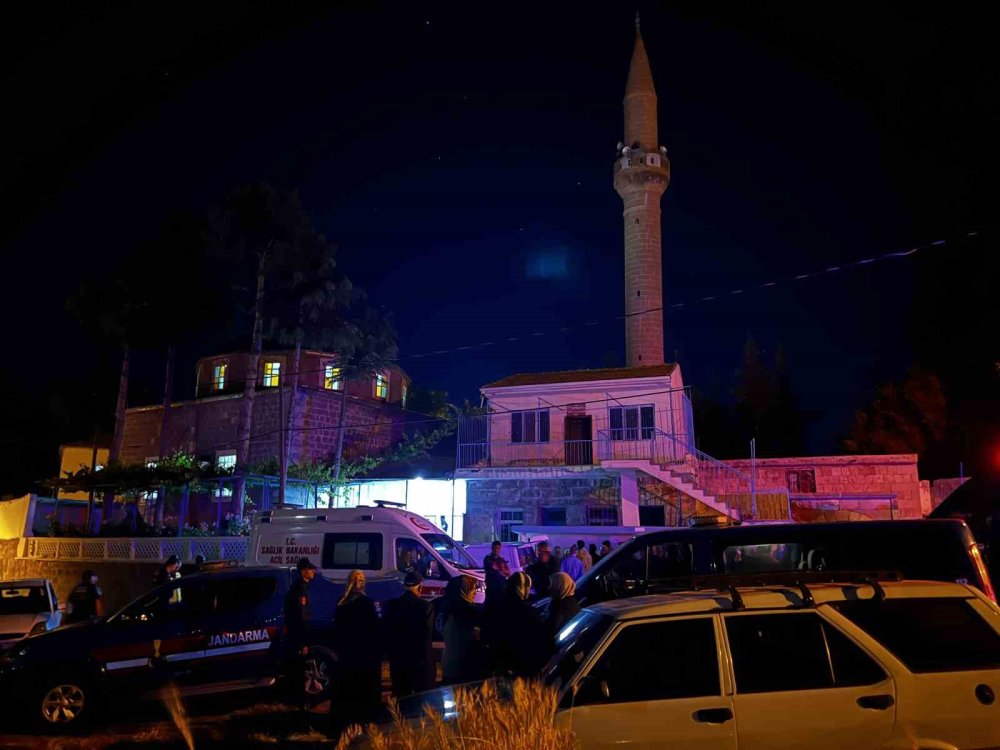 Yatsı Namazı Öncesi Dehşet.. Kayseri’de Cami Bahçesindeki Saldırıda 2 Kişi Öldü!