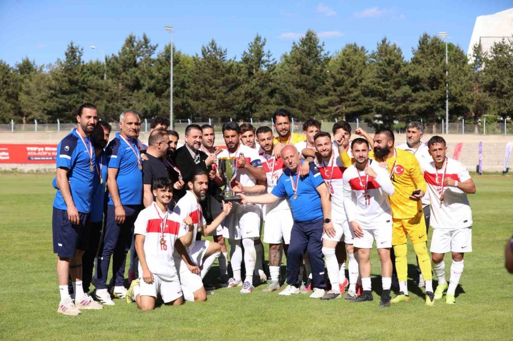 İstanbul Bölge Karması Zirvede.. UEFA Regions’ Cup Finallerine Katılma Hakkı Kazandı!
