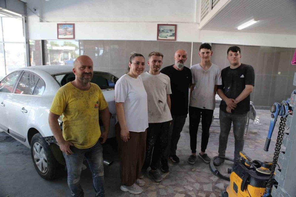 Ordu’da Kaporta Ustası Özlem Oral Dikkat Çekiyor.. 15 Yıldır Sanayide Çalışıyor!