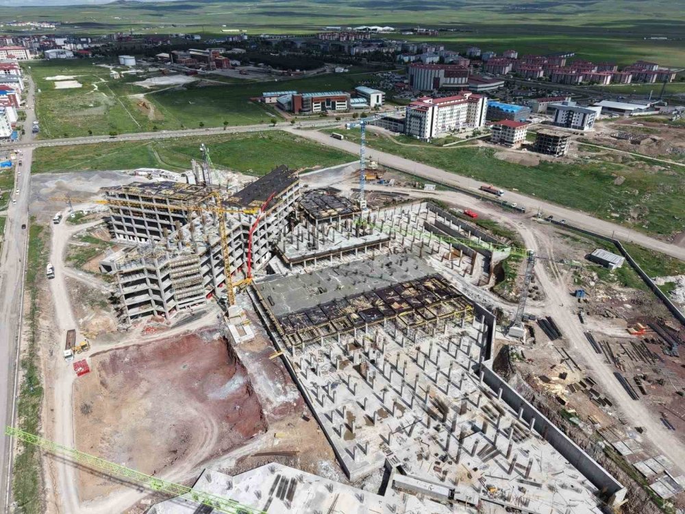 Üç Kez İptal Edilen İhaleyle Başlayan Süreç.. Kars Bölge Hastanesi İnşaatı Sürüyor!
