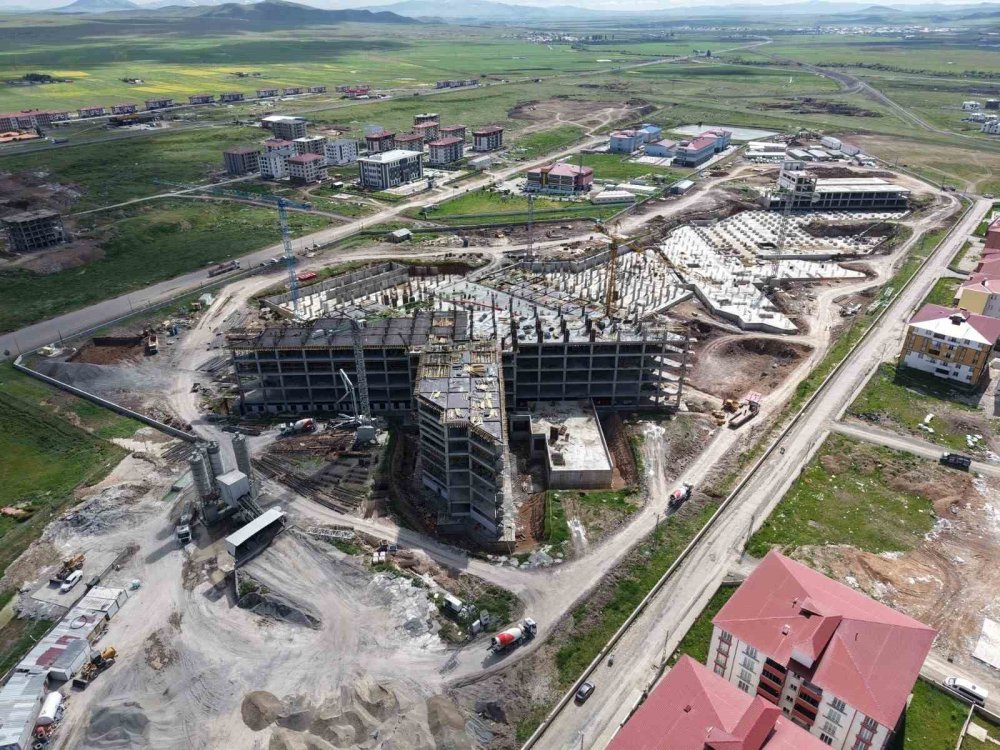 Üç Kez İptal Edilen İhaleyle Başlayan Süreç.. Kars Bölge Hastanesi İnşaatı Sürüyor!