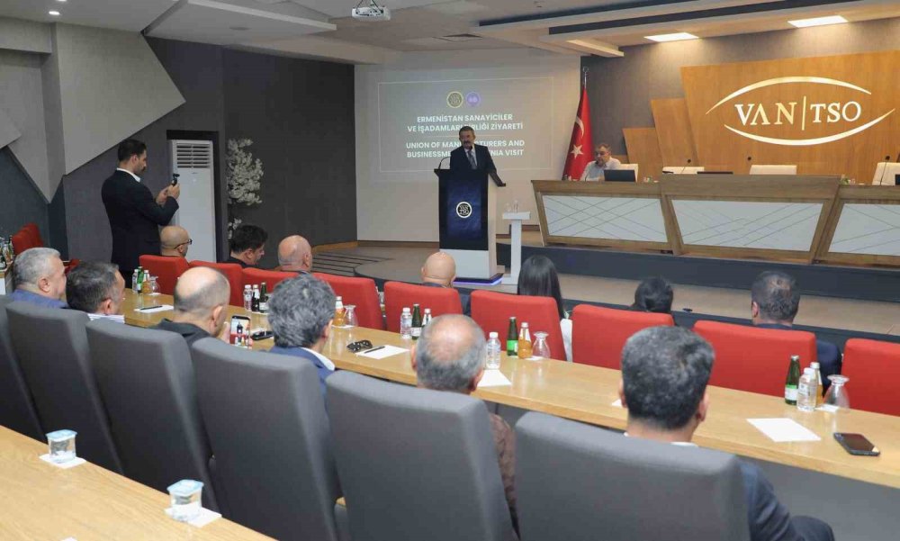 Van’da Türkiye-Ermenistan Teması.. İş Dünyası Sınır Ticareti ve İş Birliğini Masaya Yatırdı!