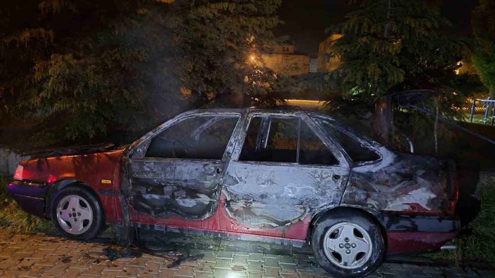 Araç Yangınları Sürücülerin Korkulu Rüyası: Gizli Tehlike İhmalle Büyüyor