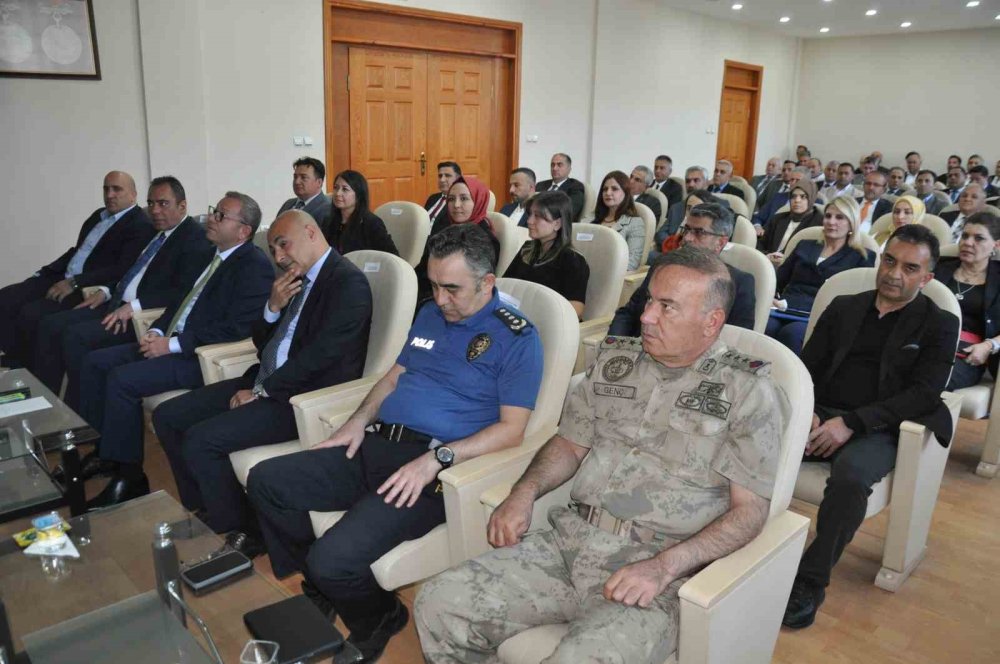 Kars'ta İş Sağlığı ve Güvenliği Toplantısı.. Kamu Kurumlarındaki Süreçler Ele Alındı!