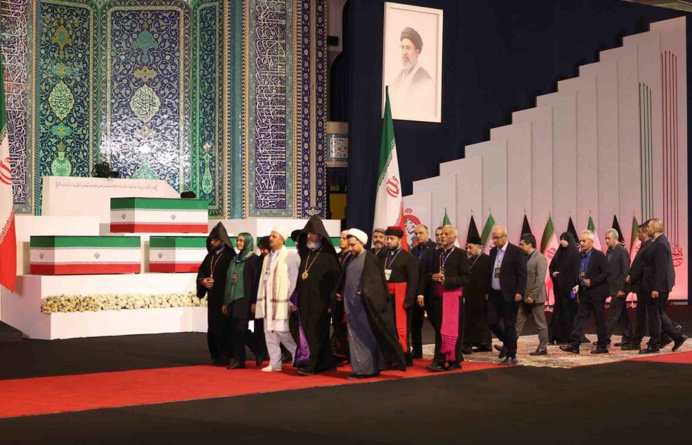 İ̇ran’ın Öldürülen Dini Lideri Hamaney İçin Tahran’da Devlet Töreni Düzenleniyor