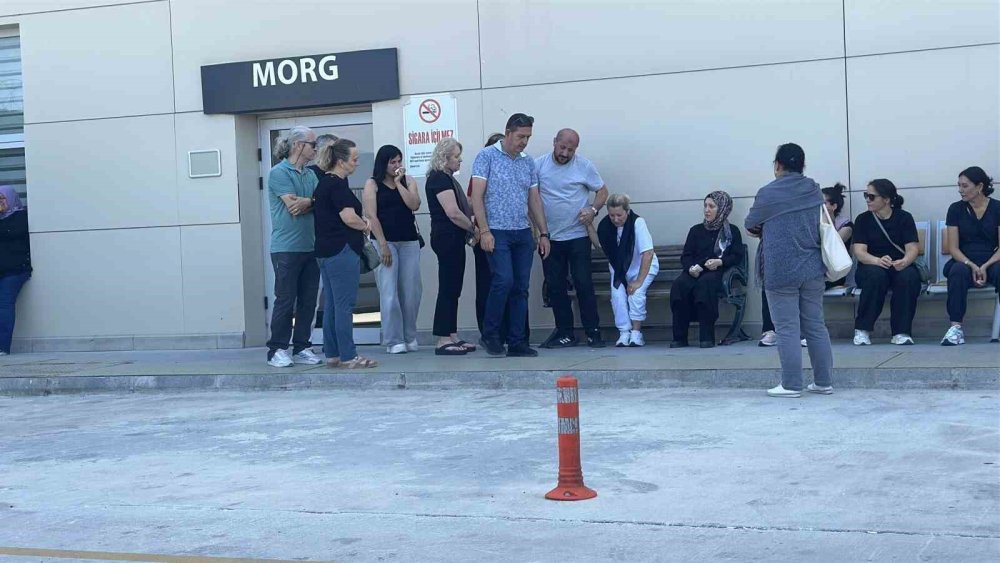 Diş Tedavisi İçin Gittiği Hastanede Yaşamını Yitirdi.. 8 Yaşındaki Ela'nın Ölümü Araştırılıyor!