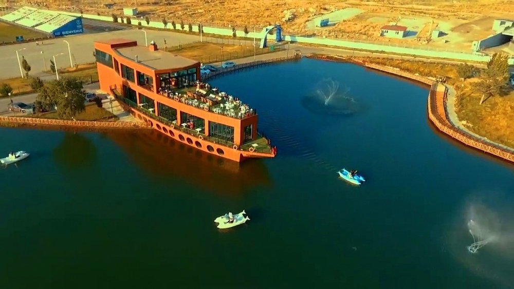 Erzurumlular Deniz Özlemini Gemi Kafe’de Gideriyor