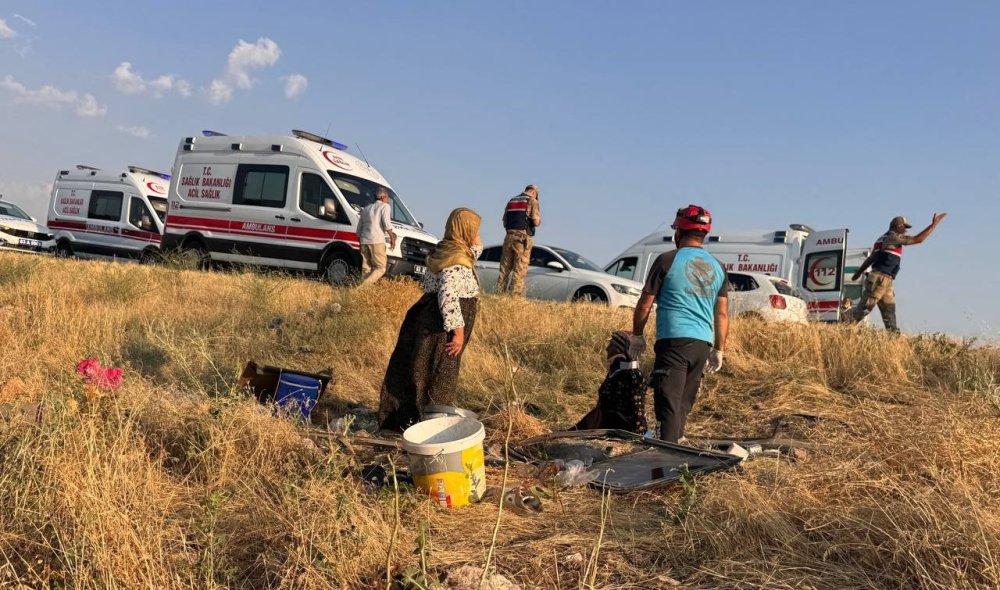 Tarım İşçilerini Taşıyan İki Minibüs Devrildi.. Konya ve Ş.Urfa’da 39 Kişi Yaralandı!