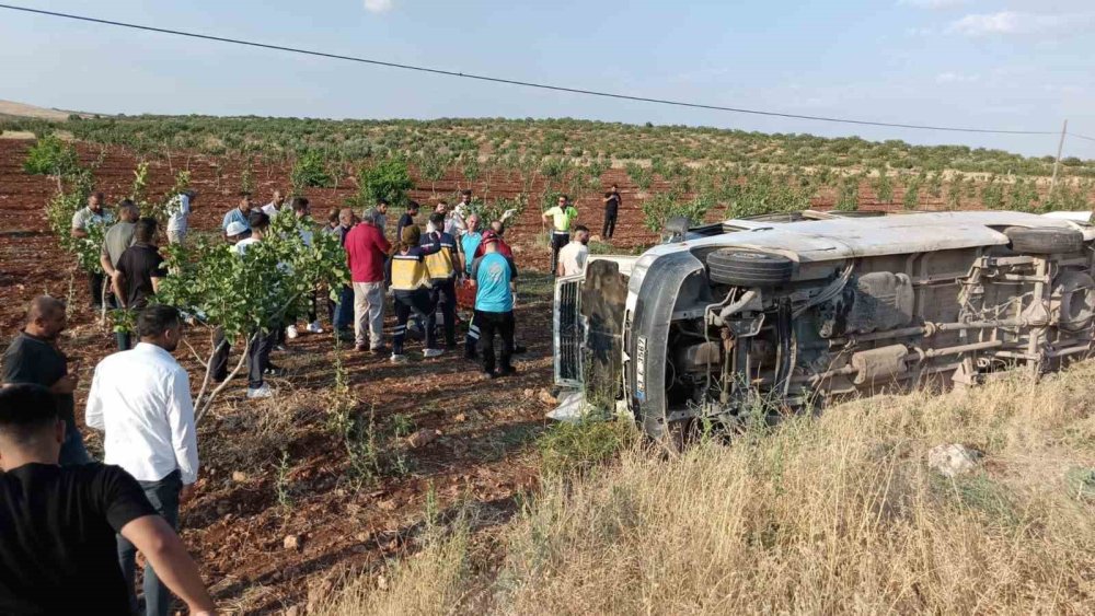 Tarım İşçilerini Taşıyan İki Minibüs Devrildi.. Konya ve Ş.Urfa’da 39 Kişi Yaralandı!