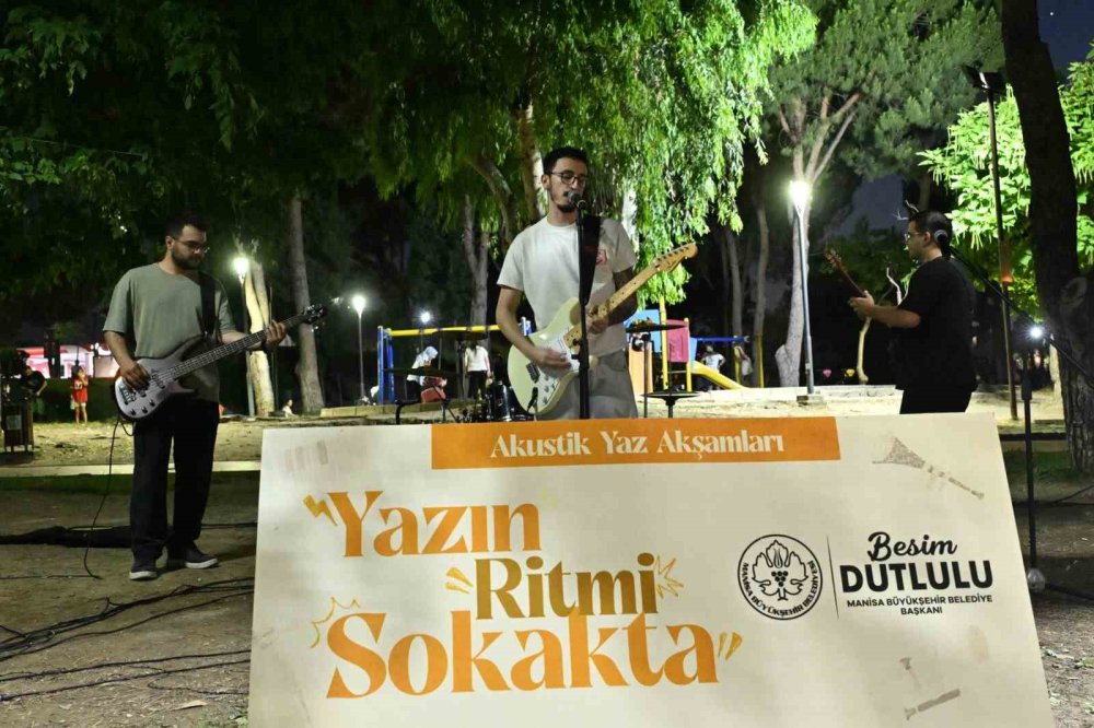 ’Akustik Yaz Akşamları’ Manisalılara Müzik Dolu Bir Hafta Sonu Yaşattı