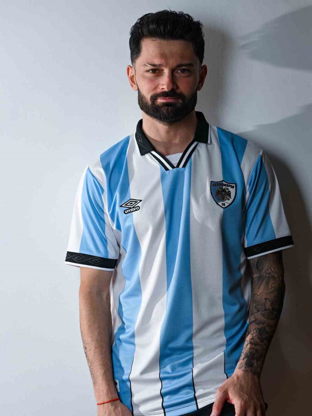 Süper Lig'in Yeni Ekibi Erzurumspor FK, Yeni Sezon Formasını Tanıttı