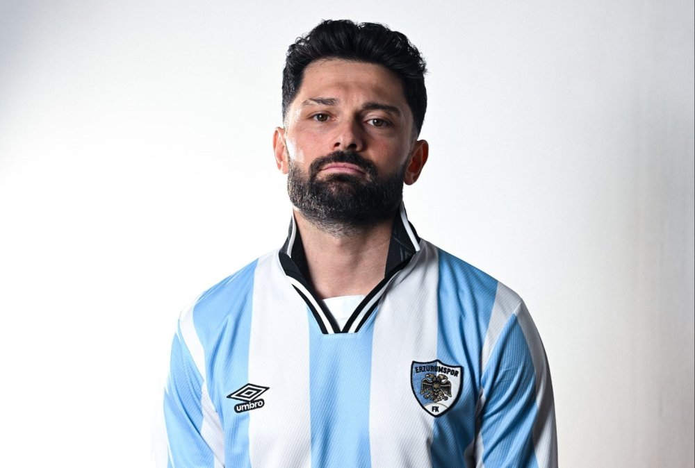 Süper Lig'in Yeni Ekibi Erzurumspor FK, Yeni Sezon Formasını Tanıttı