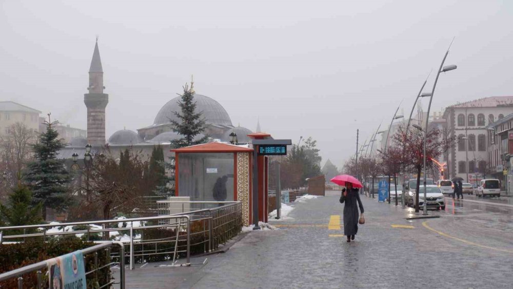 Meteoroloji'den Kars ve Bölge İçin Kuvvetli Yağış Uyarısı.. Sel ve Yıldırım Riskine Dikkat!