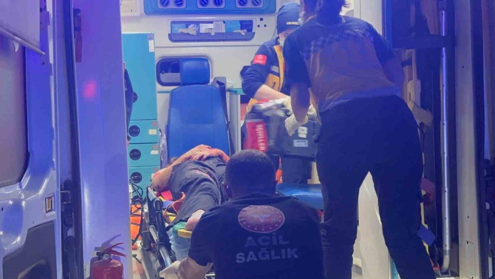 TIR’ın Ayrılan Dorsesi Faciaya Yol Açtı.. Zincirleme Kazada 3 Kişi Yaşamını Yitirdi!