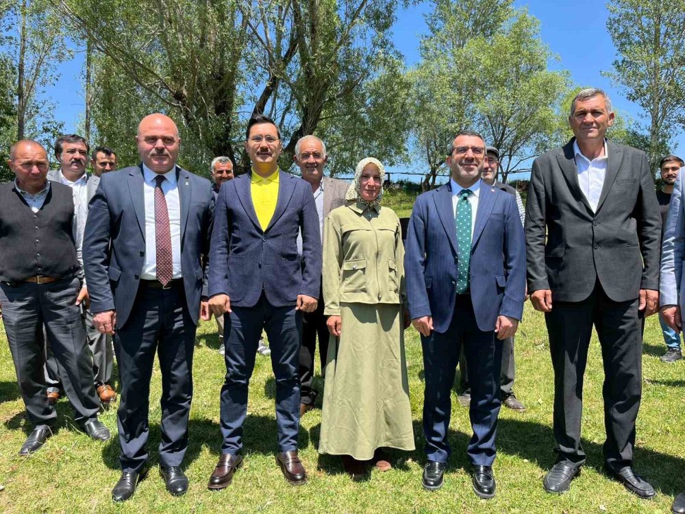 Akyaka'da Yatırım Gündemi.. Sınır Kapısı, Doğal Gaz ve Eğitim Masaya Yatırıldı!