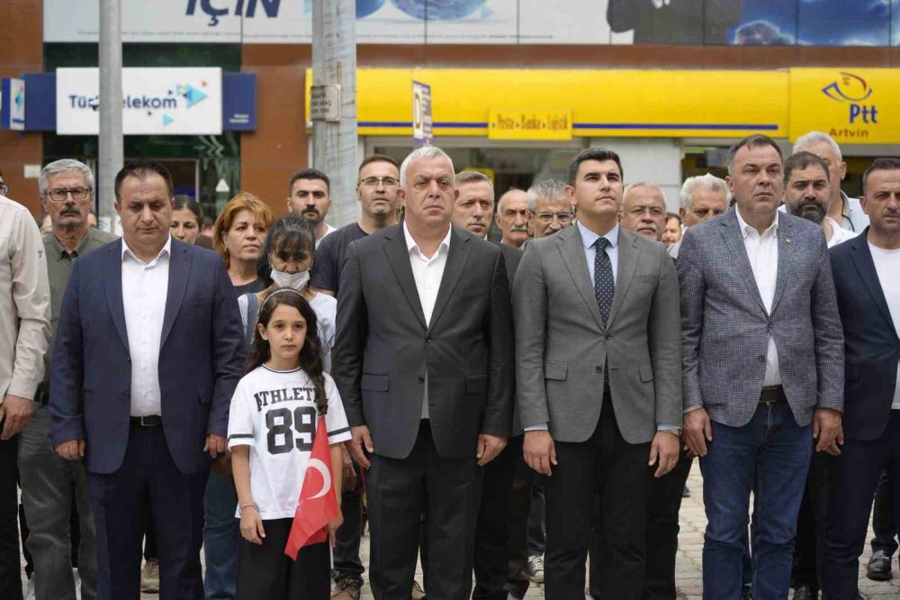 Artvin'de Kafkasör Festivali Başladı.. Geleneksel Boğalı Kortej İlgi Odağı Oldu!