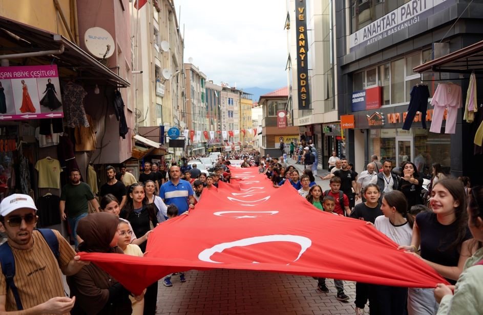 Artvin'de Kafkasör Festivali Başladı.. Geleneksel Boğalı Kortej İlgi Odağı Oldu!