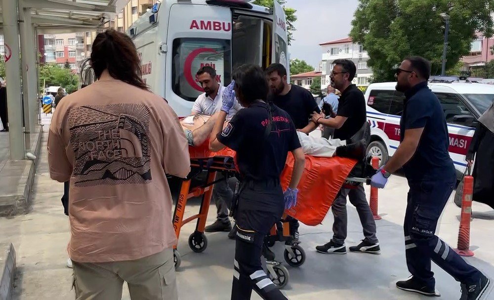 Alacak Verecek Meselesi: Silahla Vurulan Kuyumcu Hayatını Kaybetti