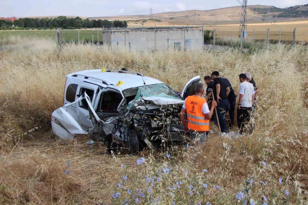 Amasya’da Cenaze Dönüşü Aile Faciası: Aynı Aileden 3 Kişi Kazada Hayatını Kaybetti