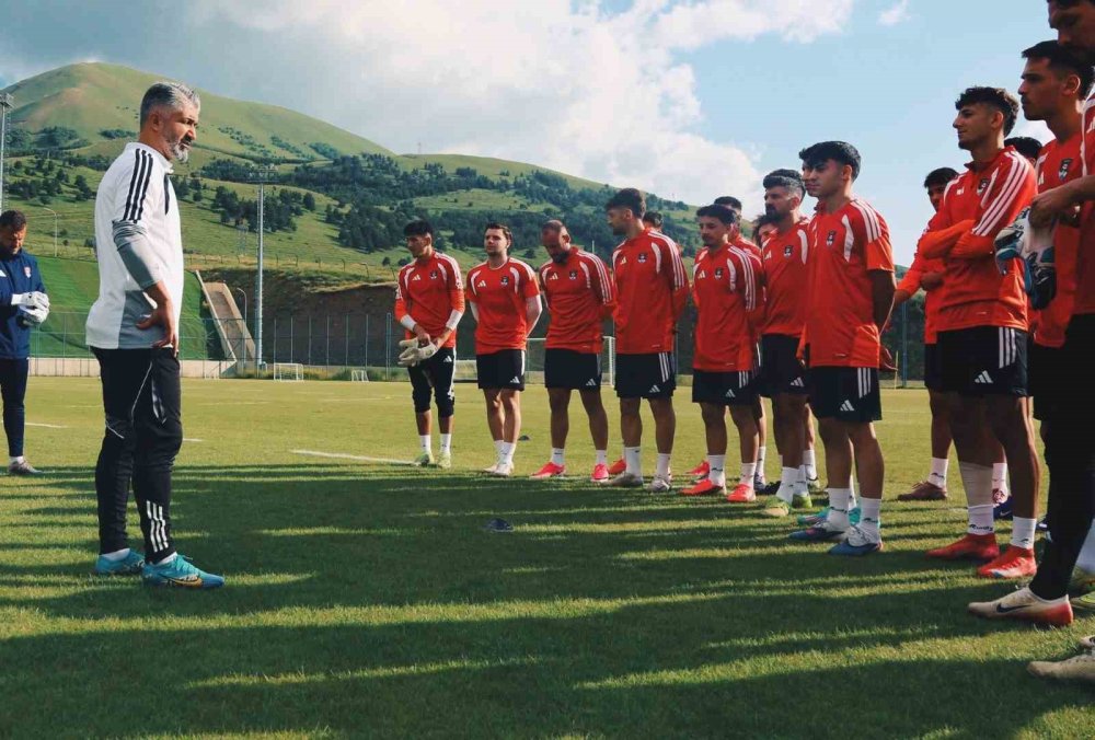 Palandöken'de Kamp Hareketliliği.. Erzurum'da 4 Takım Yeni Sezona Hazırlanıyor!
