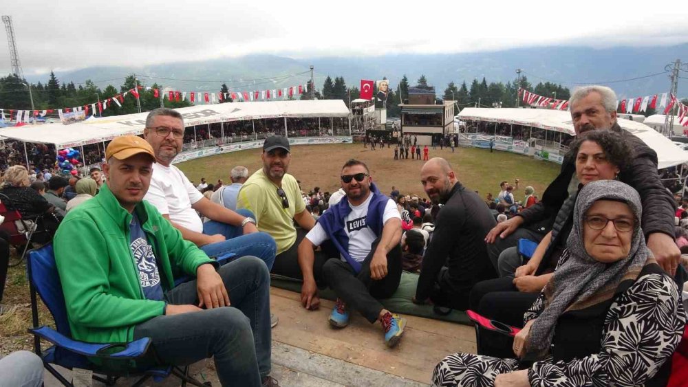 Artvin’in Kafkasör Yaylası’nda Boğaların 45. Randevusu Nefes Kesti