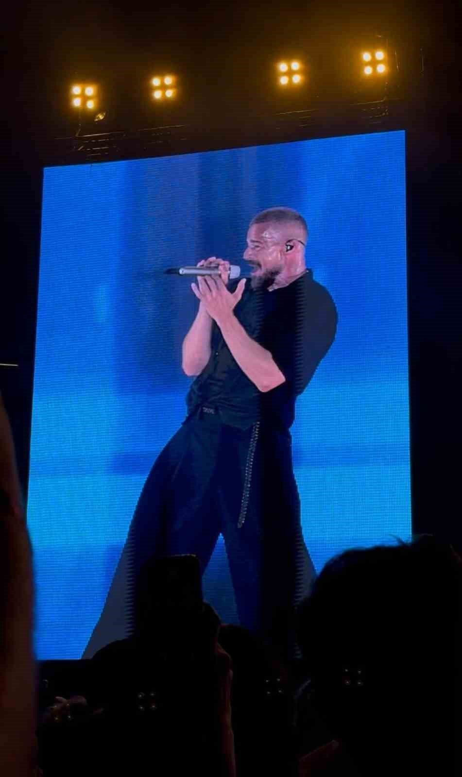 Ricky Martin 15 Yıl Sonra İstanbul’da Sahne Aldı.. Binlerce Hayranıyla Buluştu!