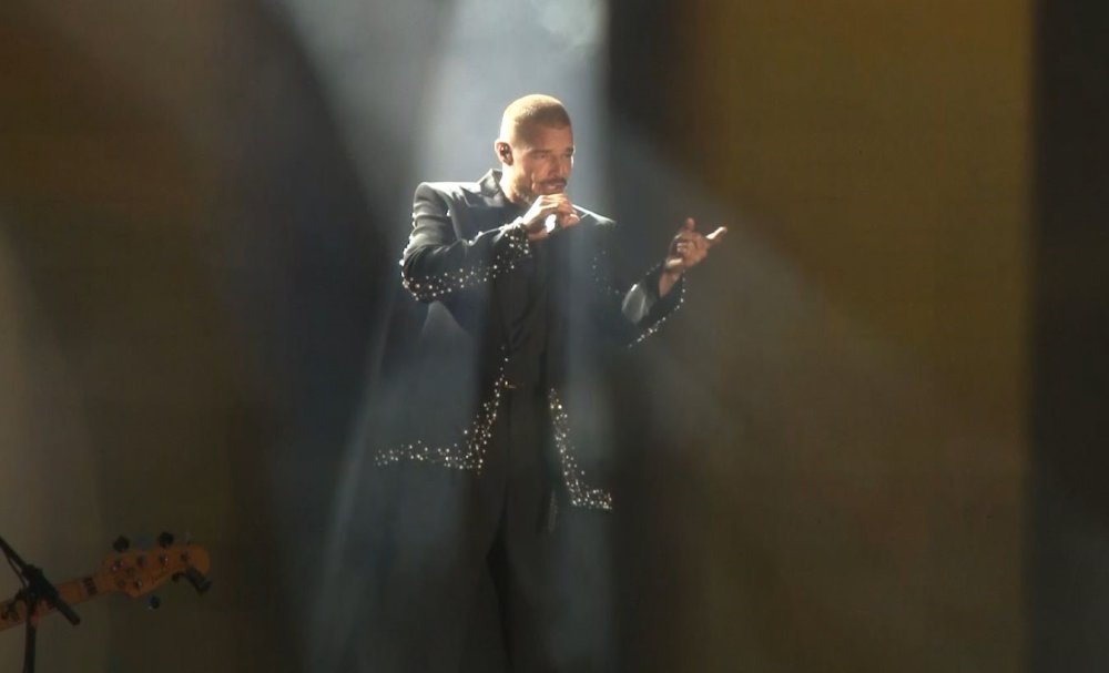 Ricky Martin 15 Yıl Sonra İstanbul’da Sahne Aldı.. Binlerce Hayranıyla Buluştu!