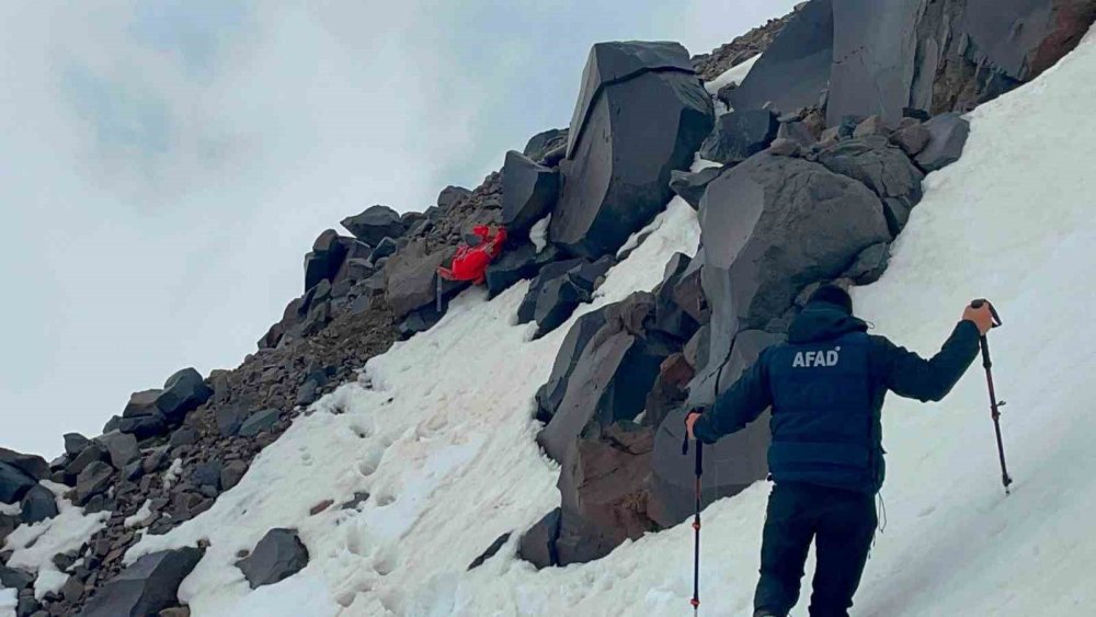 Ağrı Dağı’nda Kaybolan Sevim Yılmaz.. Günler Süren Tahliyenin Ardından Morga Ulaştırıldı!