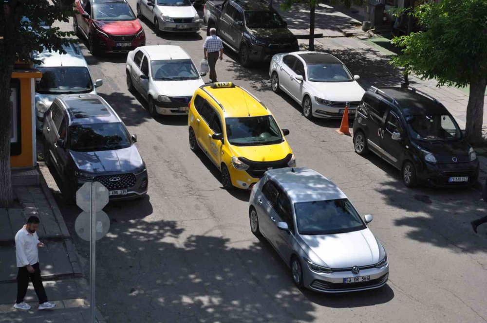Kars, Bölgenin Araç Lideri Oldu.. Trafiğe Kayıtlı Araç Sayısı 56 Bin 199’a Ulaştı!