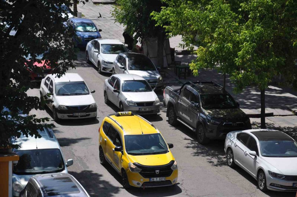 Kars, Bölgenin Araç Lideri Oldu.. Trafiğe Kayıtlı Araç Sayısı 56 Bin 199’a Ulaştı!