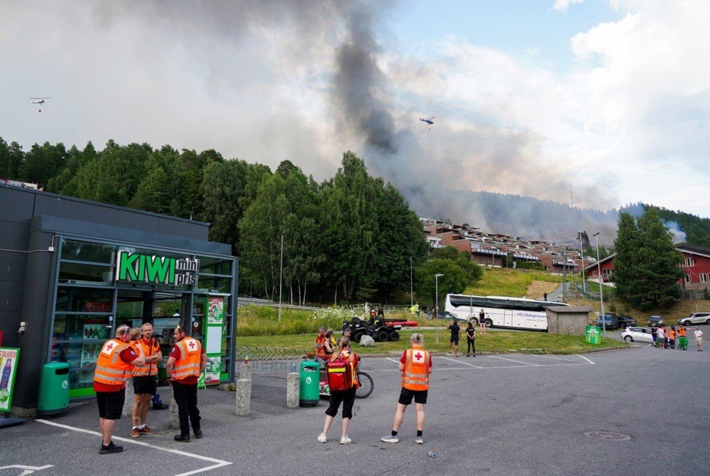 Norveç’te Yangın Faciası: 100’den Fazla Ev Küle Döndü