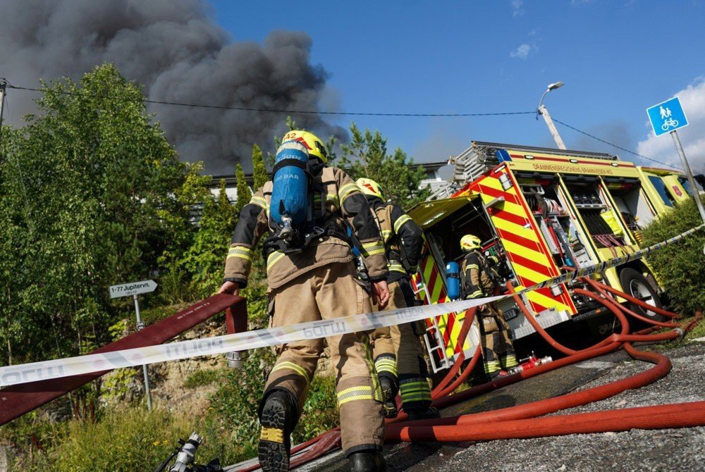 Norveç’te Yangın Faciası: 100’den Fazla Ev Küle Döndü