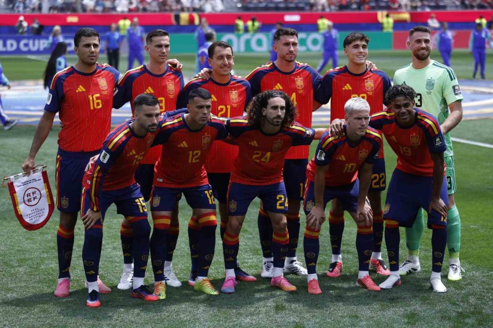Şampiyon Belli Oluyor.. Messi ile Yamal Aynı Finalde Tarih Yazmaya Hazırlanıyor!