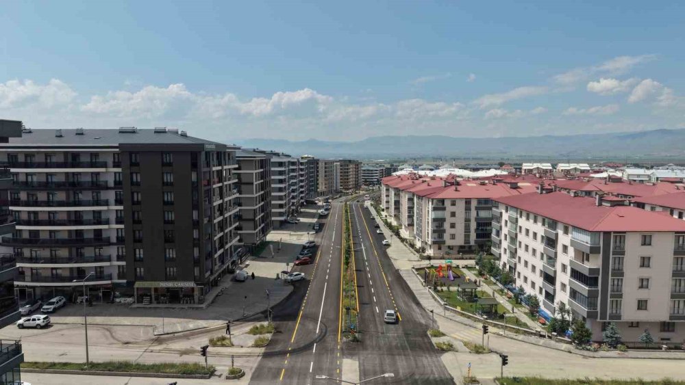 Erzurum'da Mikro Kaplama Asfalt Uygulaması.. Belediye Türkiye'de İlk Olduğunu Açıkladı!