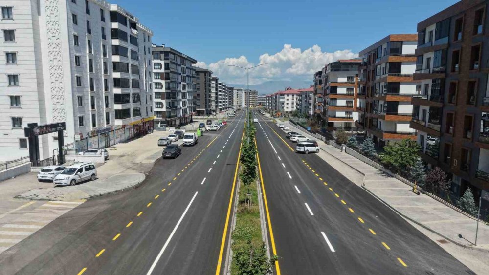 Erzurum'da Mikro Kaplama Asfalt Uygulaması.. Belediye Türkiye'de İlk Olduğunu Açıkladı!