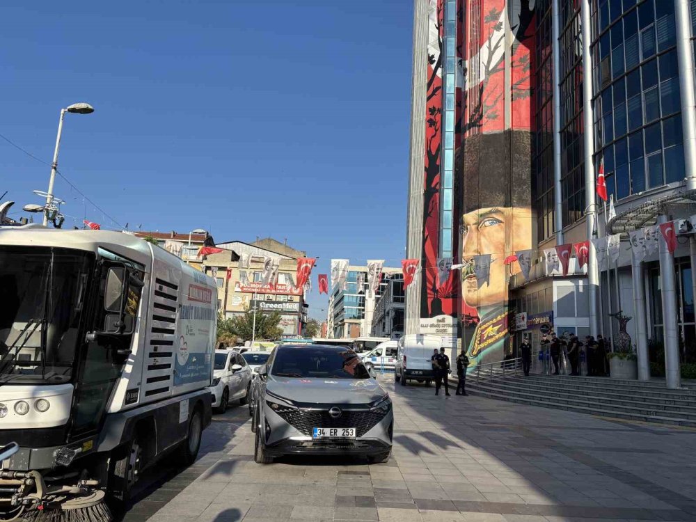 İzmit Belediyesi'ne Operasyon.. Başkan Fatma Kaplan Hürriyet ve Eşi Gözaltına Alındı!