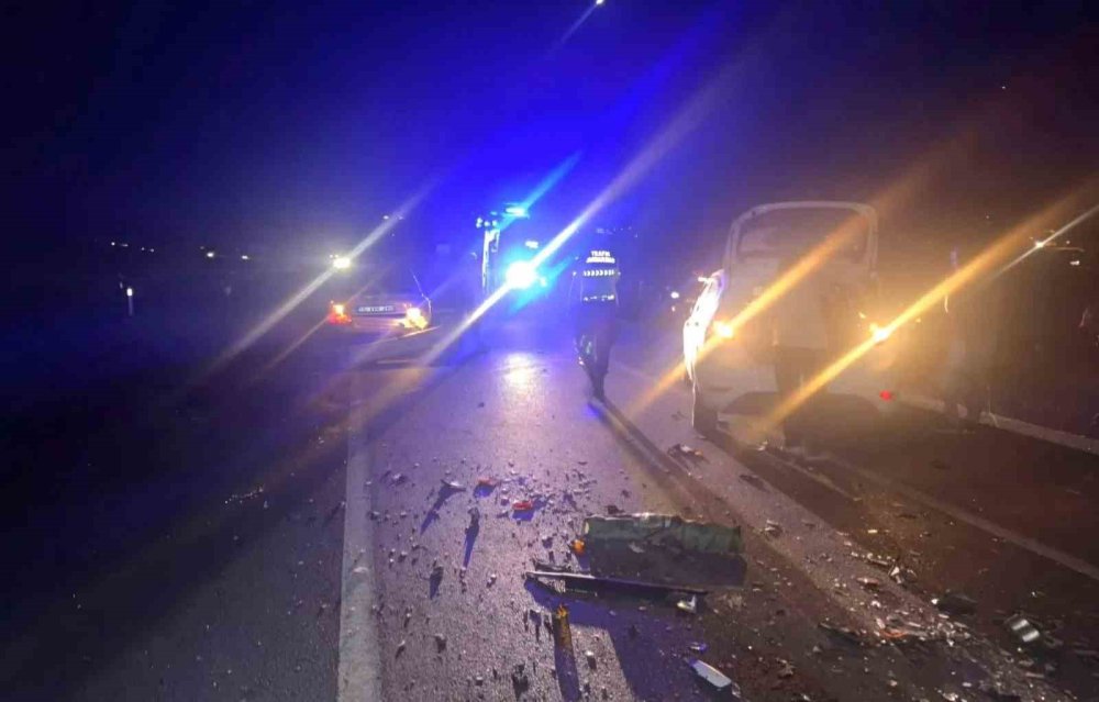 Koyun Sürüsü Zincirleme Kazaya Sebep Oldu: 1’i Çocuk 3 Kişi Yaralandı